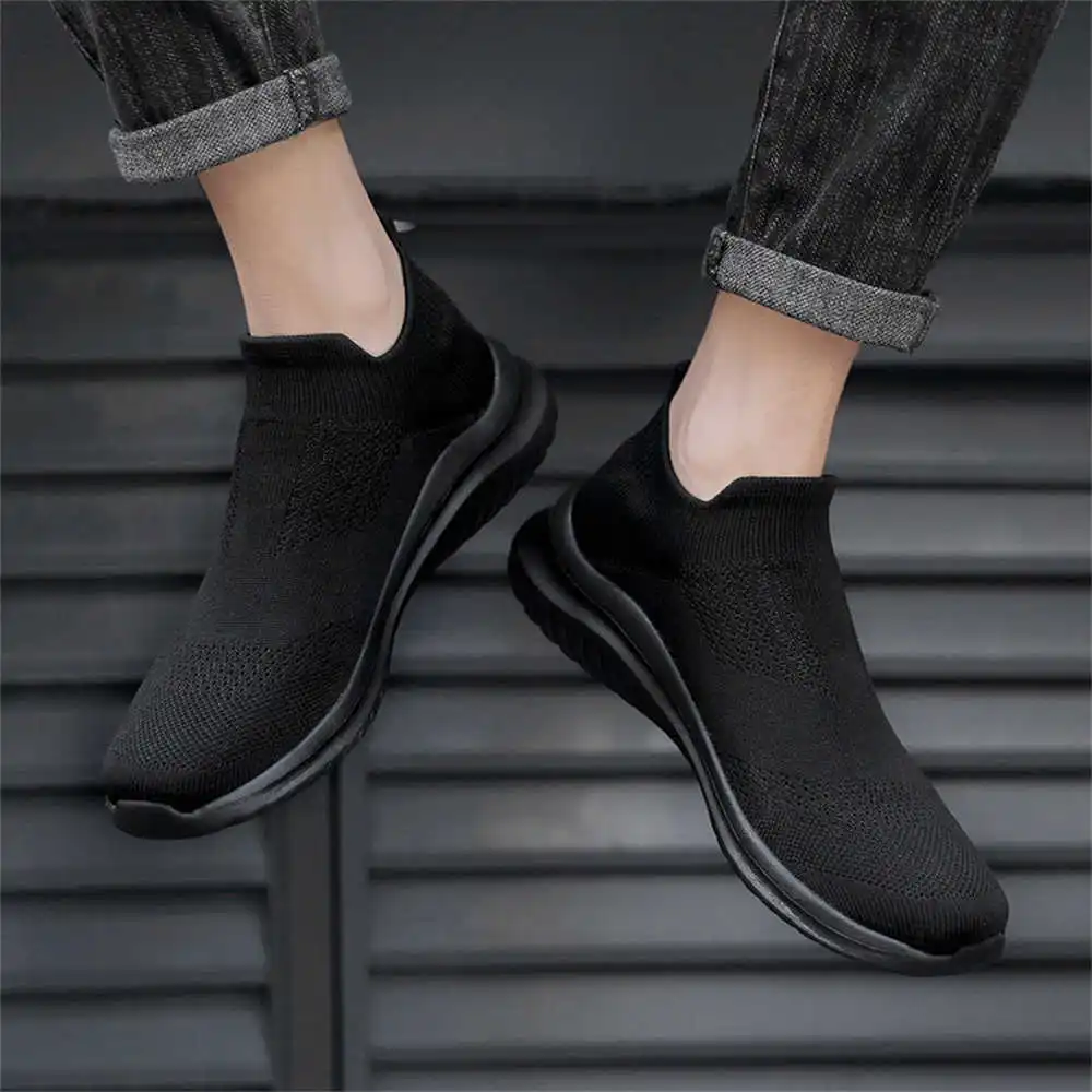 Women Accessories Brand Name - أحذية تنس جديدة ناعمة باللون البيج