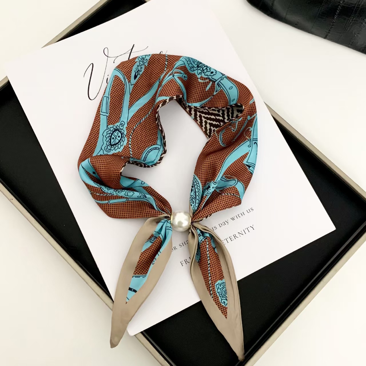 وشاح نسائي أنيق على الطراز الك - مراجعة Women'S Accessories For Neck وسعره